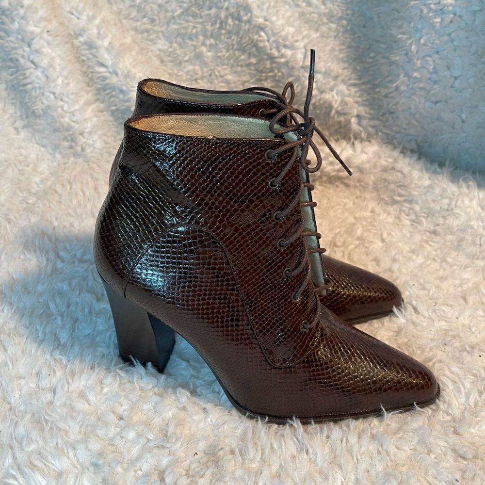 Jones New York leather Snake skin prints Brown lace up ankle heel boots SZ9.5